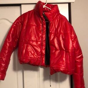 Cropped fashionable puffed jacket